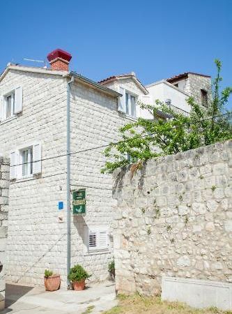 Apartments Ivomar Trogir Eksteriør billede