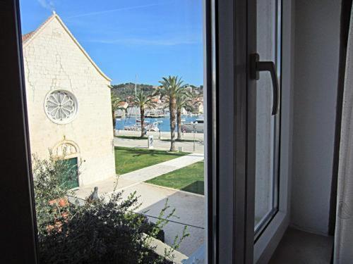 Apartments Ivomar Trogir Eksteriør billede