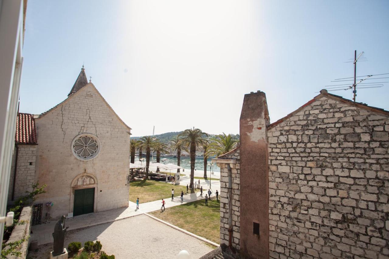Apartments Ivomar Trogir Eksteriør billede